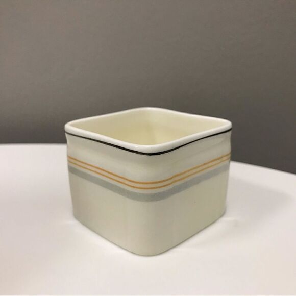Cunard Fine Bone China Foley Cube Sugar Bowl Queen Mary Ocean Liner Serveware - Picture 1 of 15
